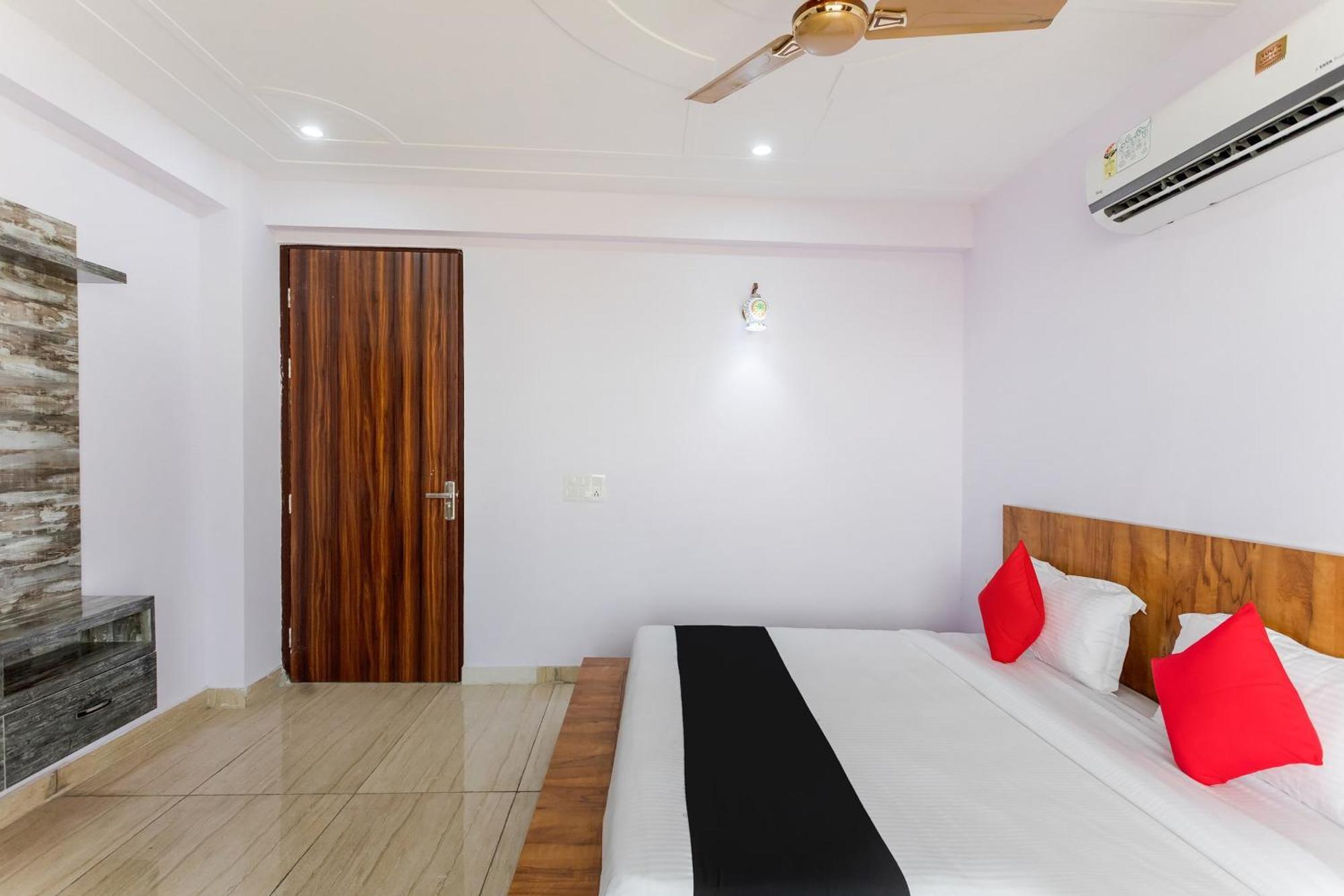 Hotel Capital O Harish Residency Gurgaon Exterior foto